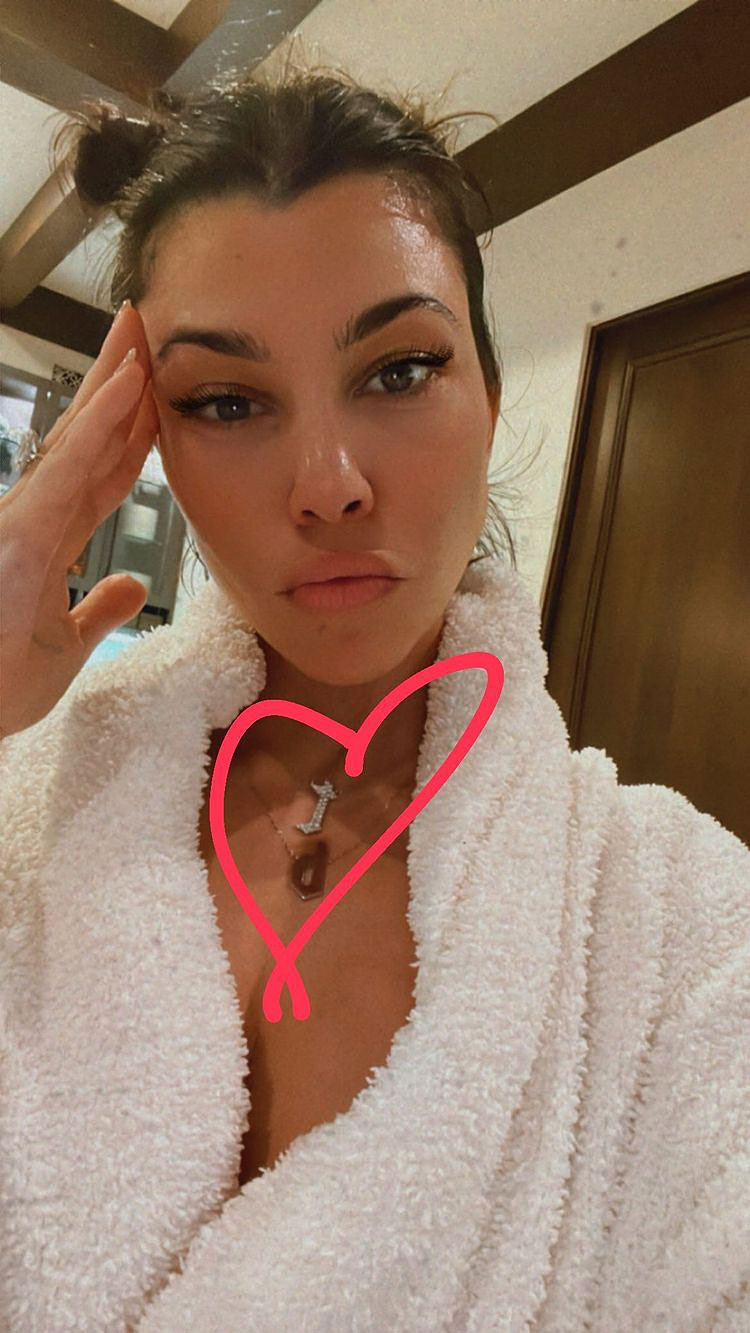 Kourtney Kardashian Models 8,145 Diamond Necklace Dedicated to Travis Barker