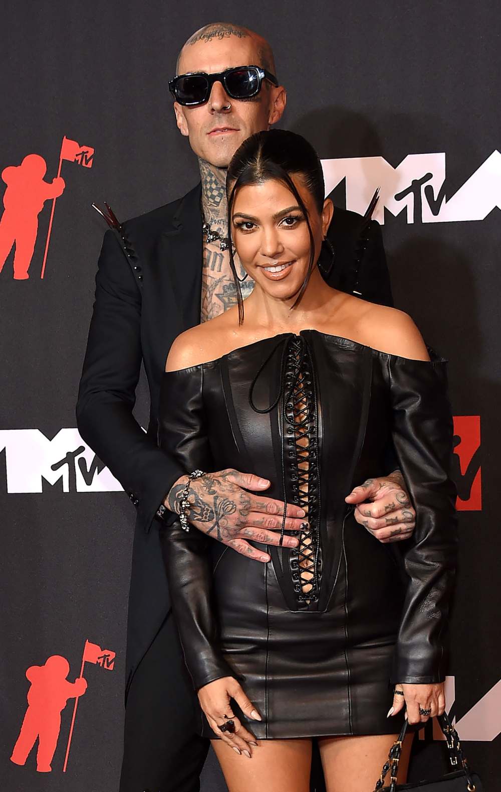 Kris Jenner Releases Jingle Bells Cover Featuring Travis Barker and Kourtney Kardashian 3