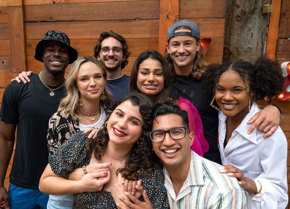 Twentysomethings Austin Cast Get to Know the 8 Strangers Living Together in Netflixs New Reality Series