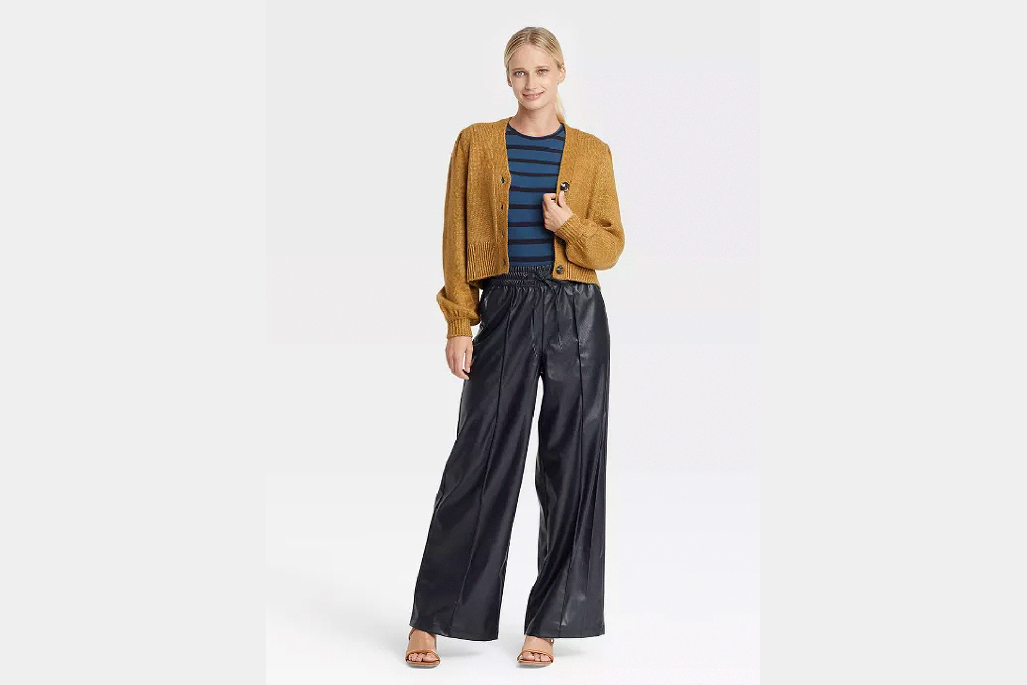 Who What Wear&trade; Women's Mid-Rise Wide Leg Jogger Pants