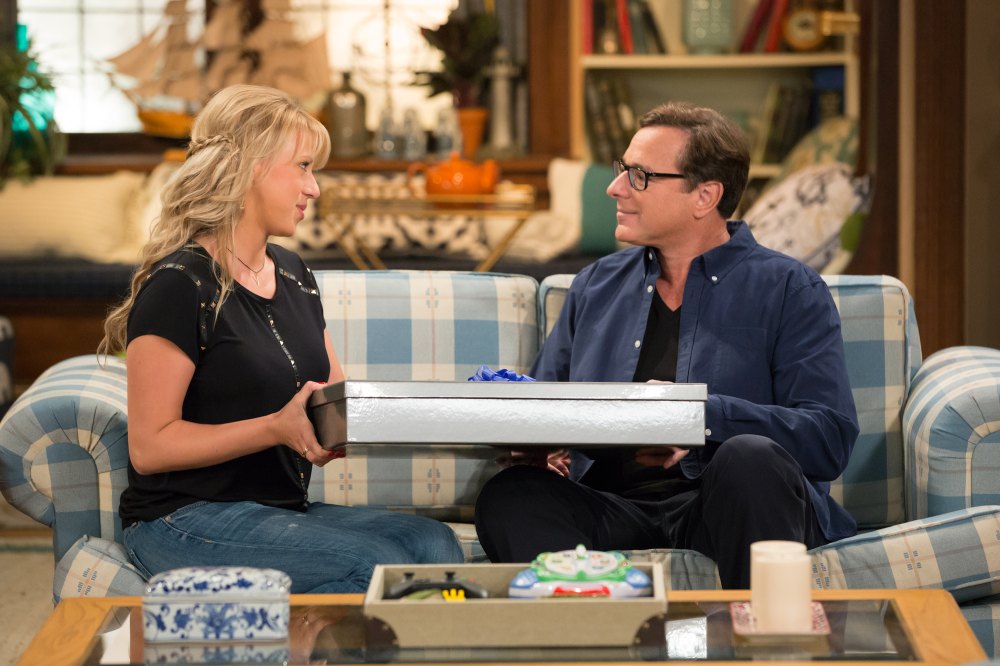 Jodie Sweetin Remembers Bob Saget Fuller House