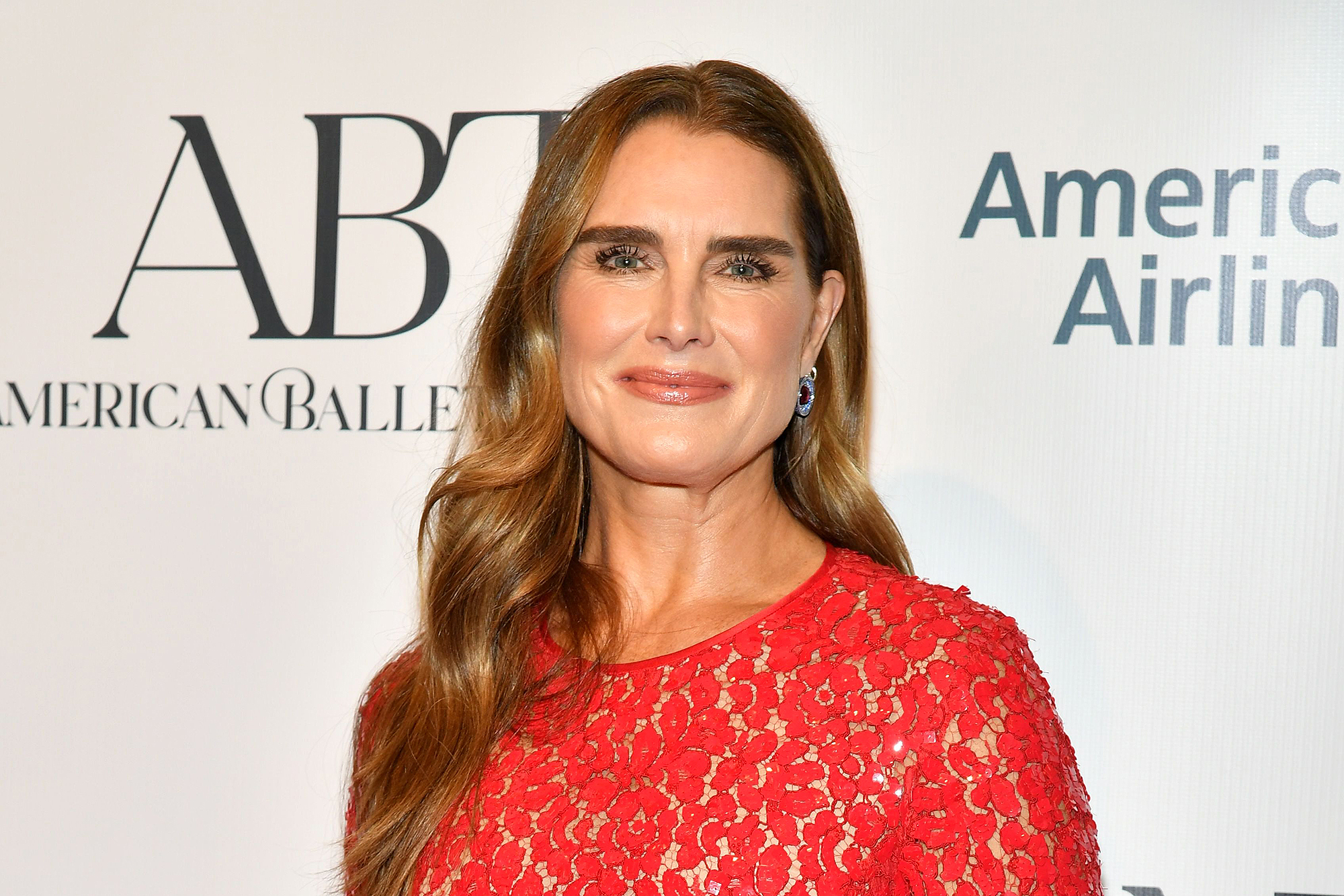 brooke-shields-eyebrows-serum