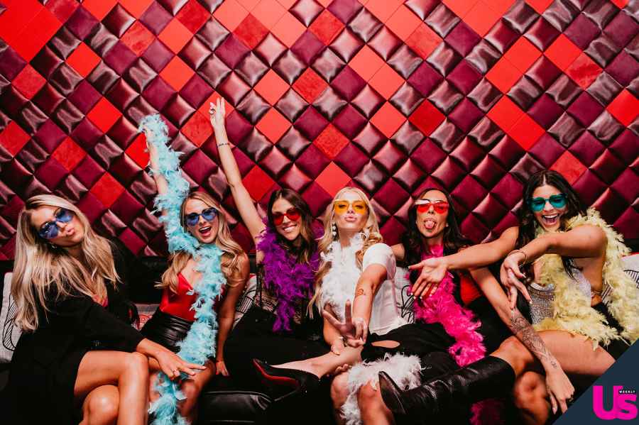 Bachelor Twins Haley Emily Ferguson Throw Joint Bachelorette Party Las Vegas