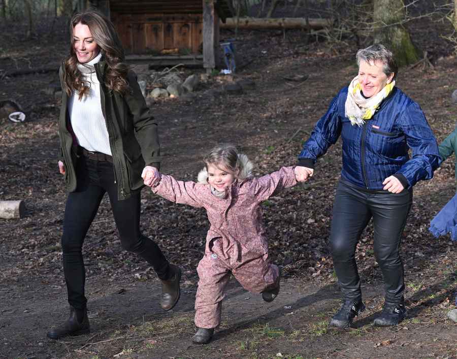 Duchess of Cambridge Kate Middleton Another Baby Stenurten Forest Kindergarten Children 04