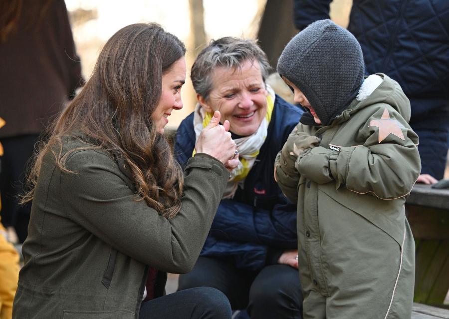 Duchess of Cambridge Kate Middleton Another Baby Stenurten Forest Kindergarten Children 05