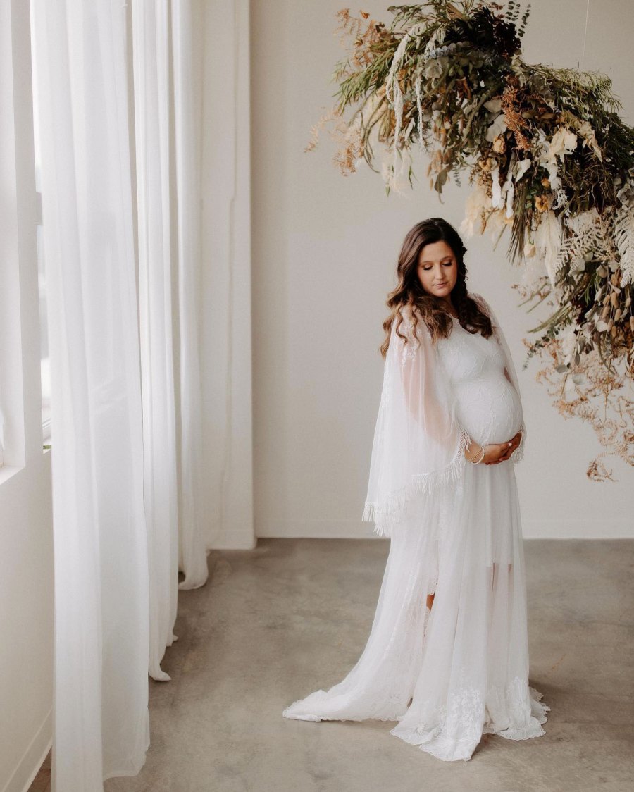 Inside Pregnant Tori Roloff Maternity Shoot Ahead 3rd Baby