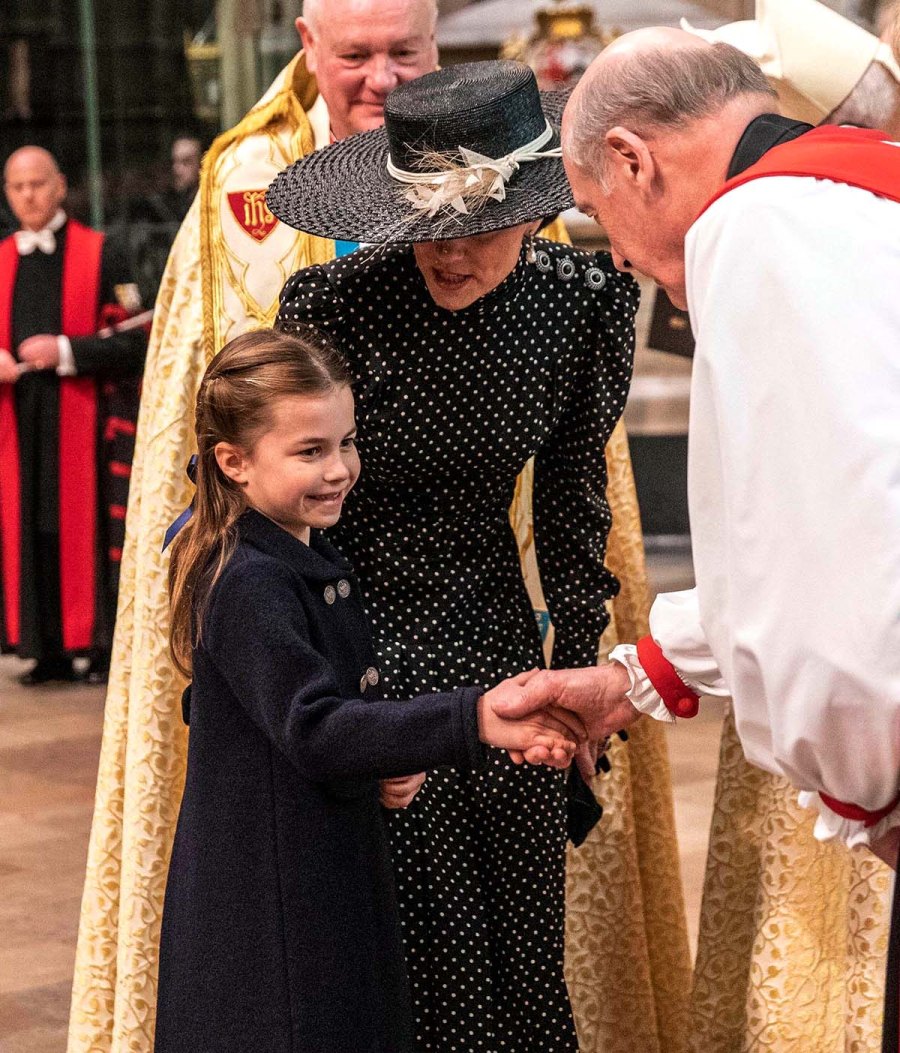 LOL Princess Charlotte Makes Funny Face Prince Philips Memorial Service