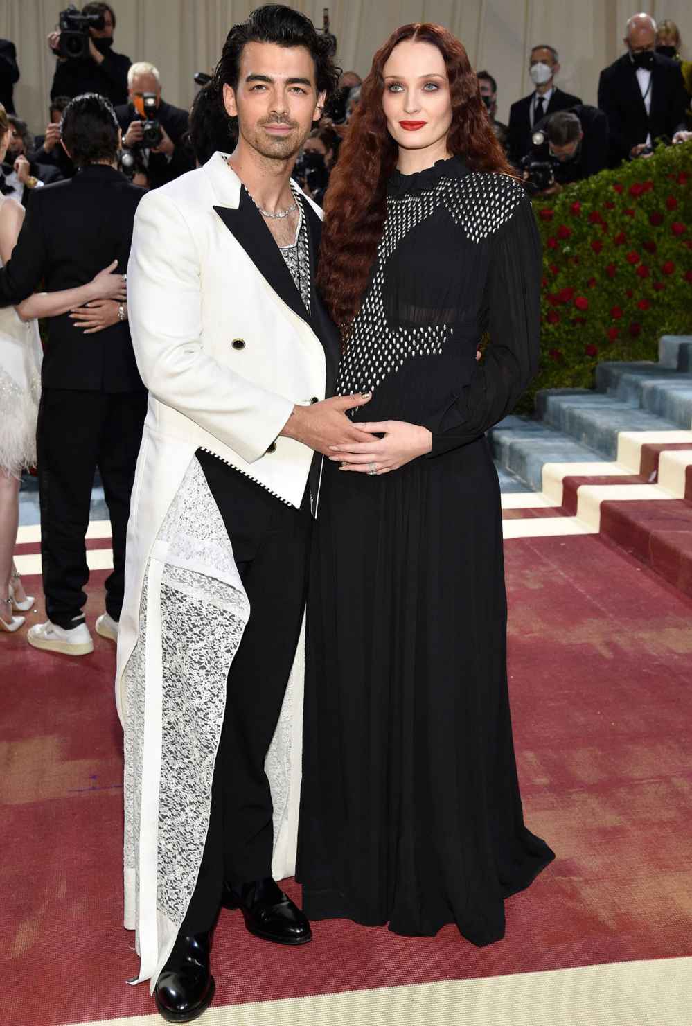 Parents' Night Out! Pregnant Sophie Turner and Joe Jonas Stun at Met Gala