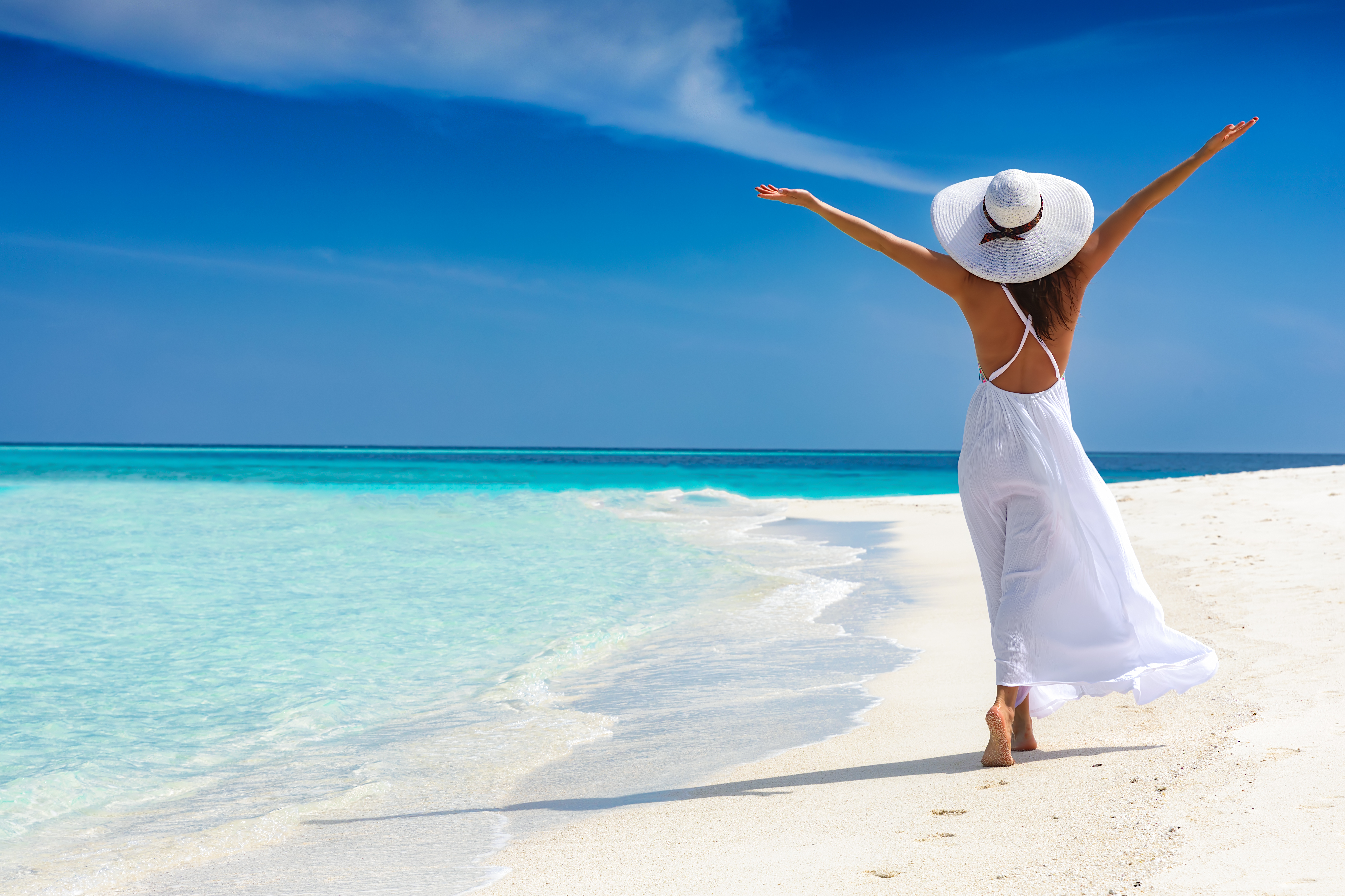 backless dress, beach