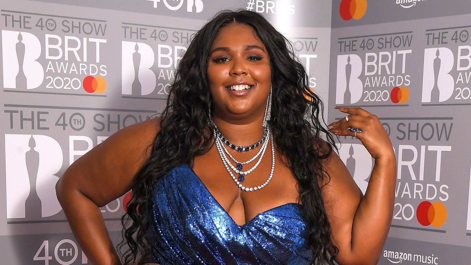 Lizzo Unveils Pink Hair