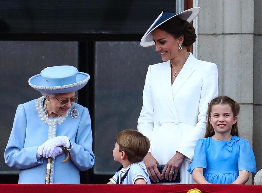 Most Amazing Photos From Queen Elizabeth IIs Platinum Jubilee