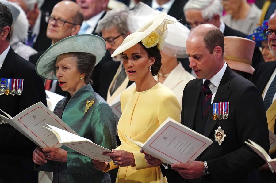 Prince William and Duchess Kate Dazzle at Queen Elizabeth II's Service of Thanksgiving: See Inside Photos