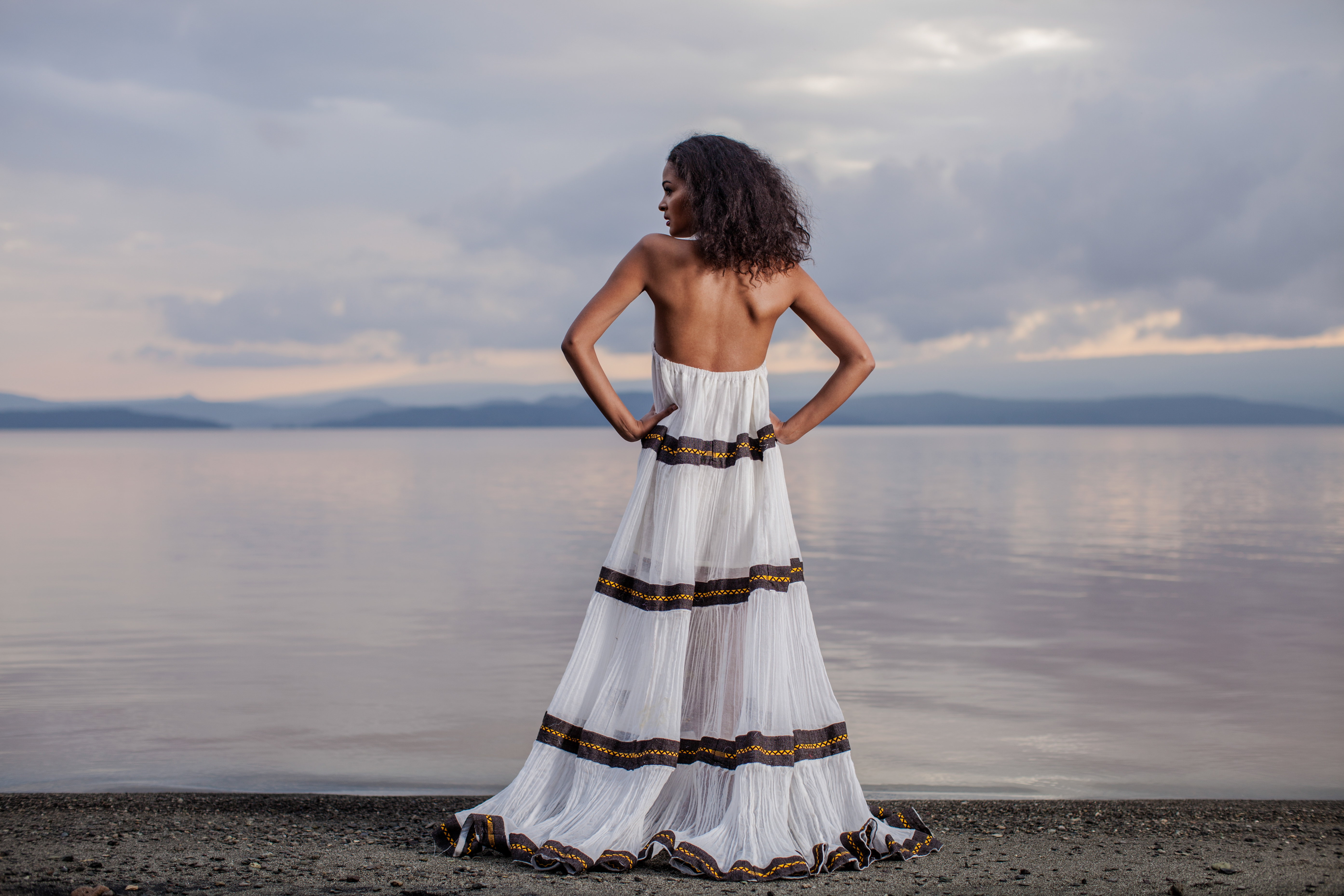 backless dress
