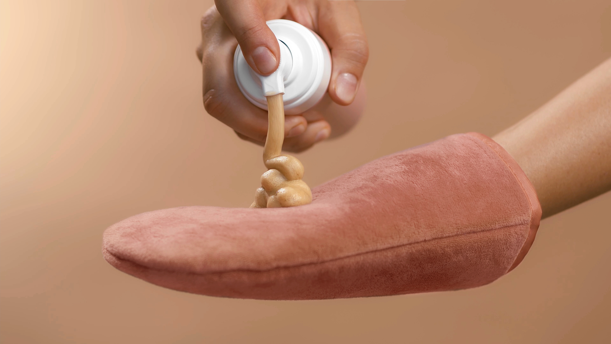 Self-Tan-Mousse-Stock-Photo