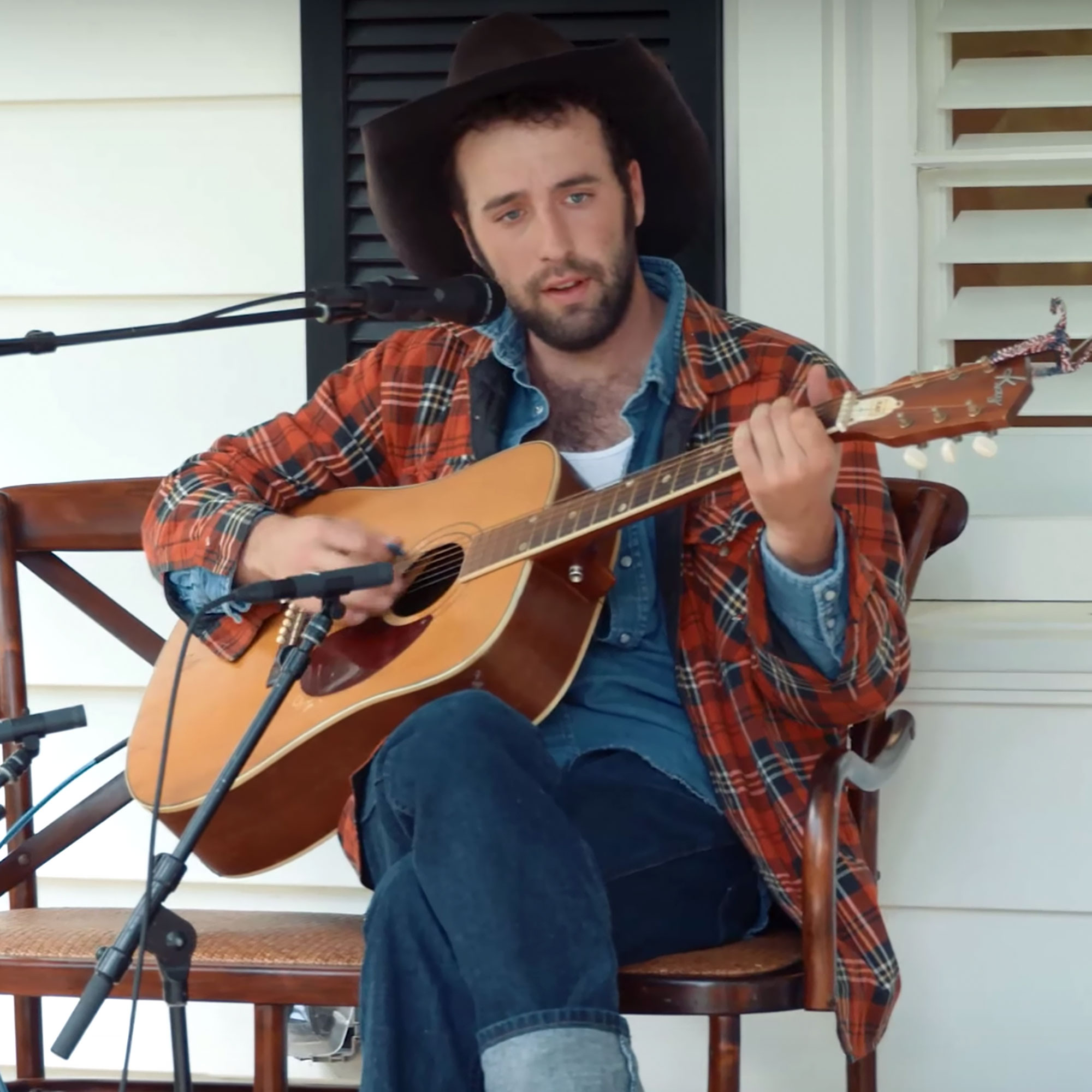 Country Singer Luke Bell Dead at Age 32 After Going Missing in Arizona