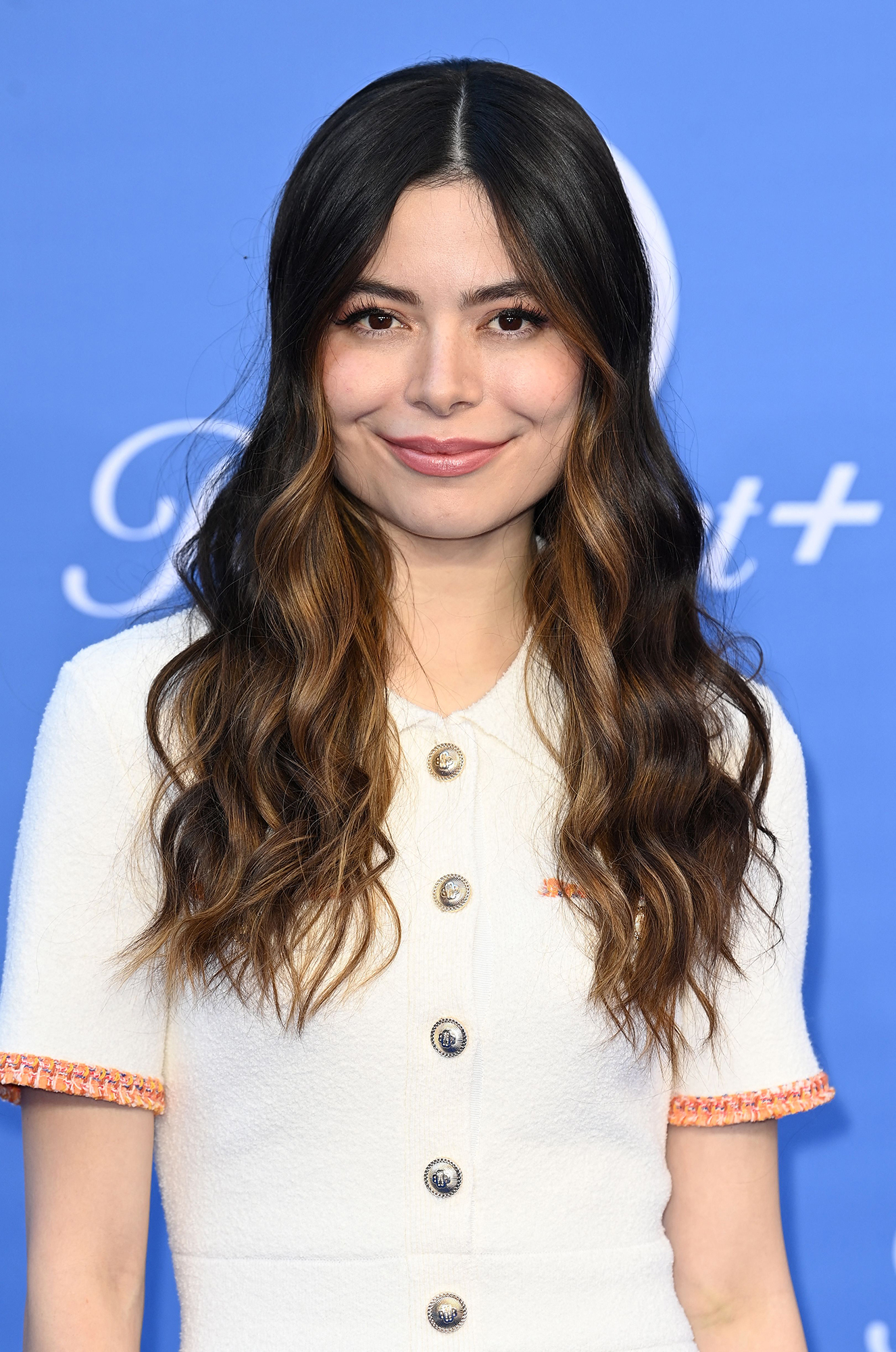 Miranda Cosgrove Bio