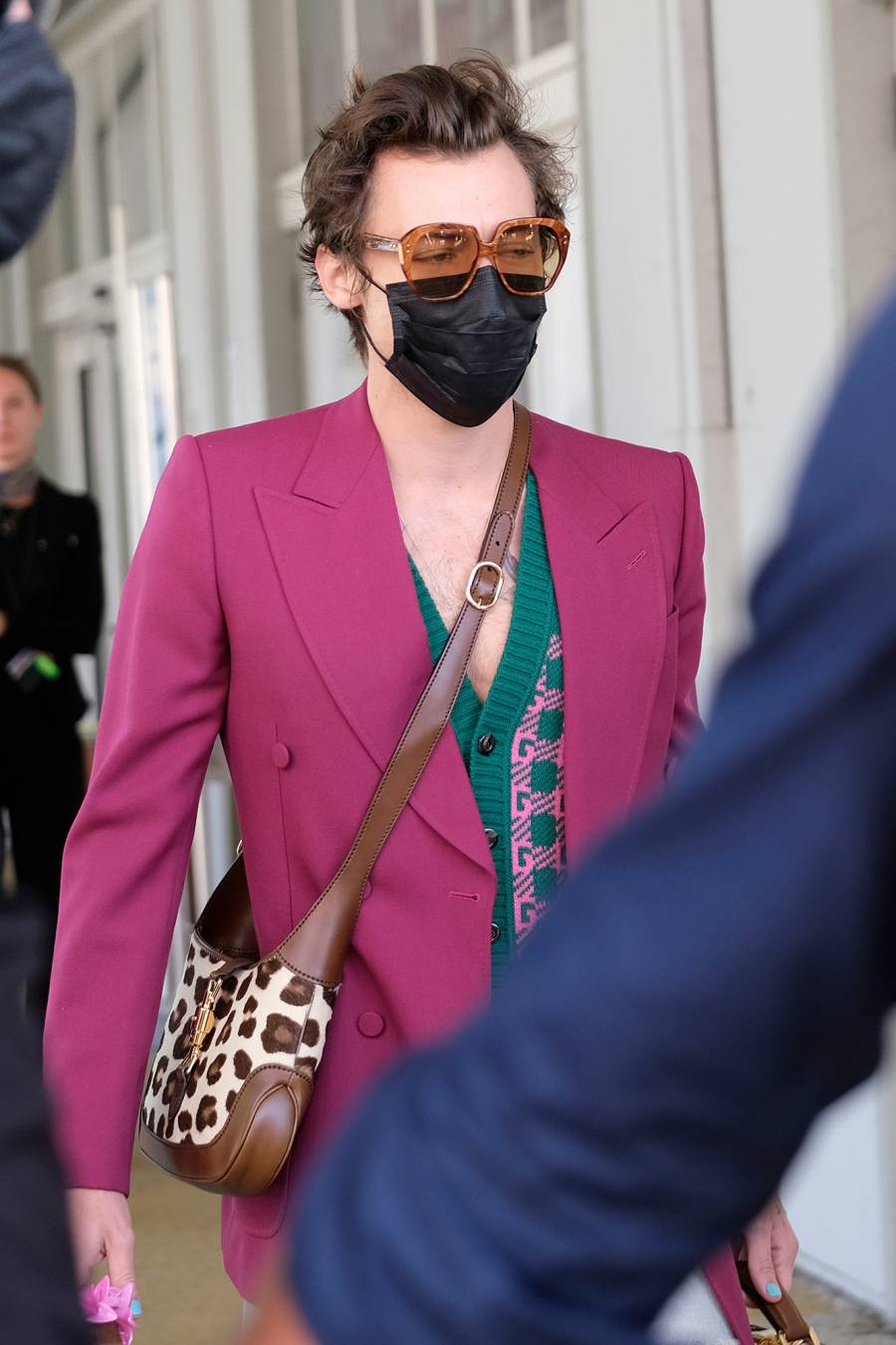 Harry Styles and Olivia Wilde Arrive in Venice Ahead of 'Don't Worry Darling' World Premiere: Photos