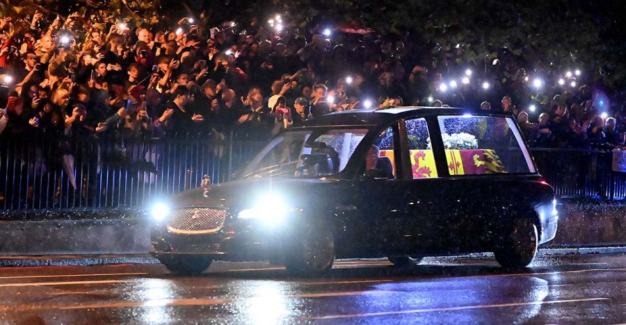 Meghan Markle and Prince Harry Join Royal Family to Receive Queen Elizabeth II’s Coffin at Buckingham Palace