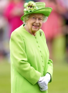 Prince William and Princess Kate View Floral Tributes to Queen Elizabeth II at Sandringham Estate Inline