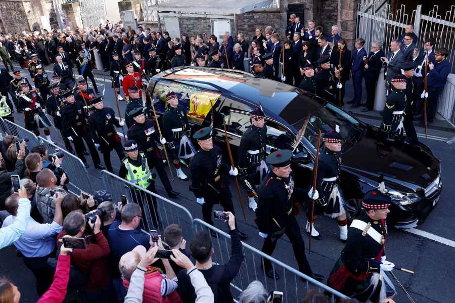 Queen Elizabeth II's 4 Children Walk Behind Her Coffin in Edinburgh