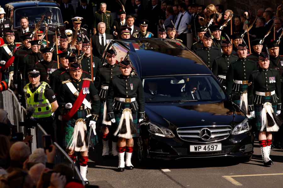 Queen Elizabeth II's 4 Children Walk Behind Her Coffin in Edinburgh