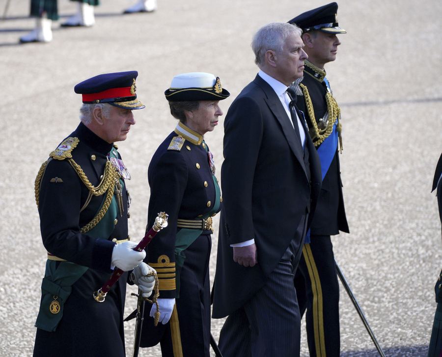 Queen Elizabeth II's 4 Children Walk Behind Her Coffin in Edinburgh