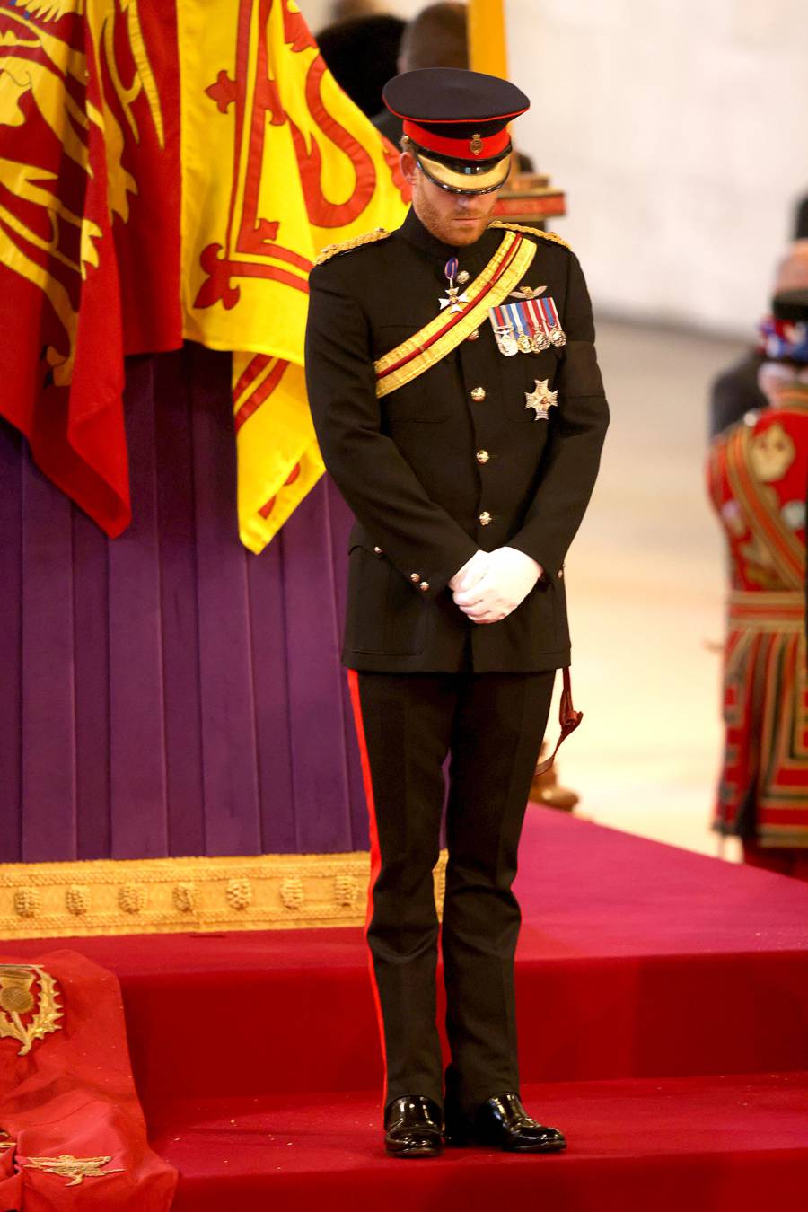 Prince William, Prince Harry and All of the Queen's Grandchildren Hold Vigil for Late Monarch at Westminster Hall