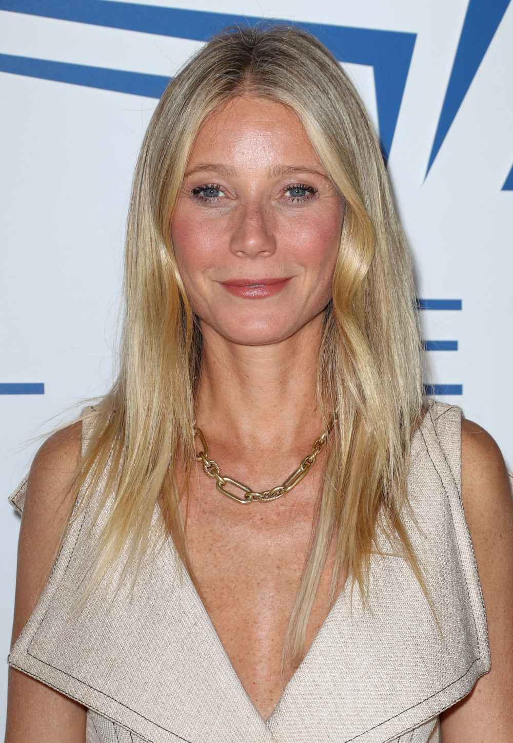 Gwyneth Paltrow Says Daughter Apple Leaving for College Felt Like the Worst Heartbreak Ever 3