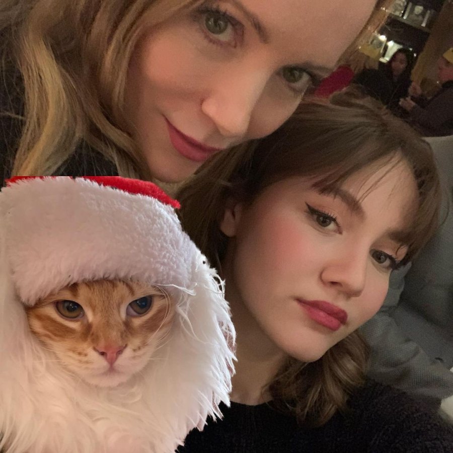 Iris Apatow December 2019