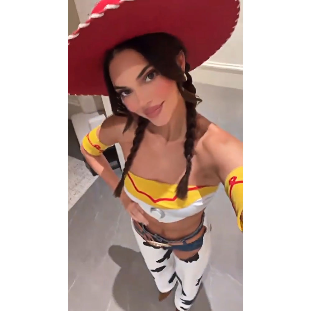 Kendall Jenner Jessie Toy Story Kardashian Jenner Family 2022 Halloween Costumes