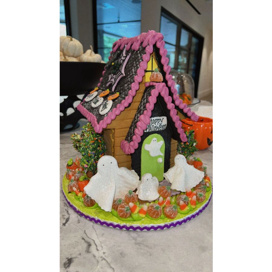 Khloe Kardashian Documents a Sweet Cousin Halloween Party 15