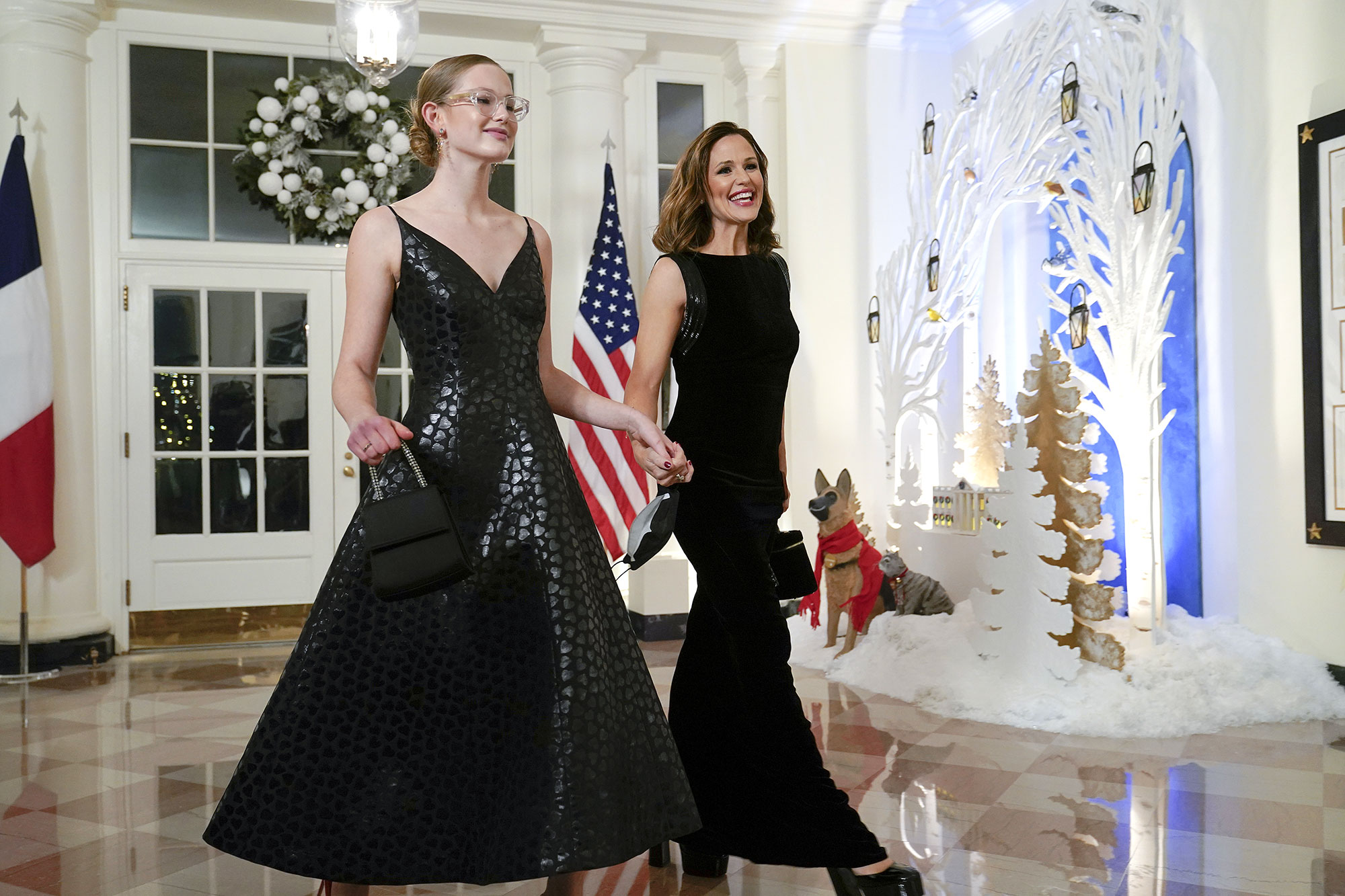 Jennifer Garner Attends State Dinner With Daughter Violet 4