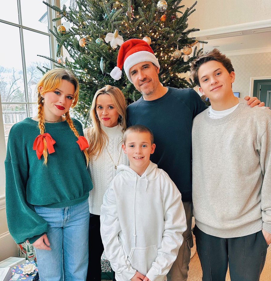 Lindsay Lohan! Justin Timberlake! How Stars Are Celebrating Christmas 2022 - 262