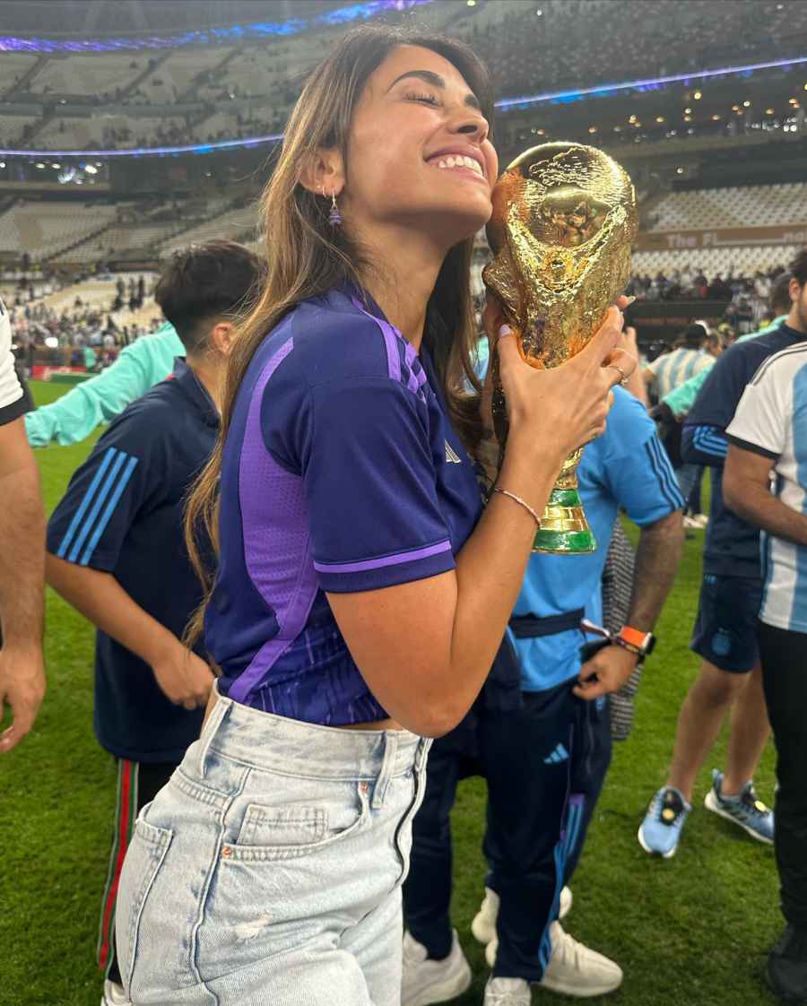 Lionel Messi Celebrates World Cup 2022 Win With Wife Antonela Roccuzzo and kids