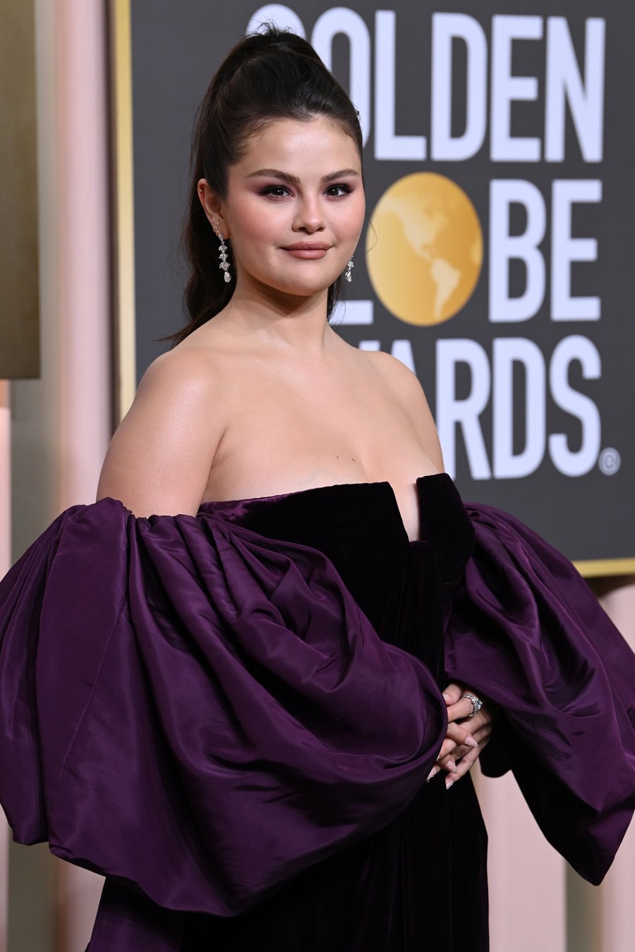 Selena Gomez Is All Smiles at the 2023 Golden Globes, Brings Little Sister Gracie