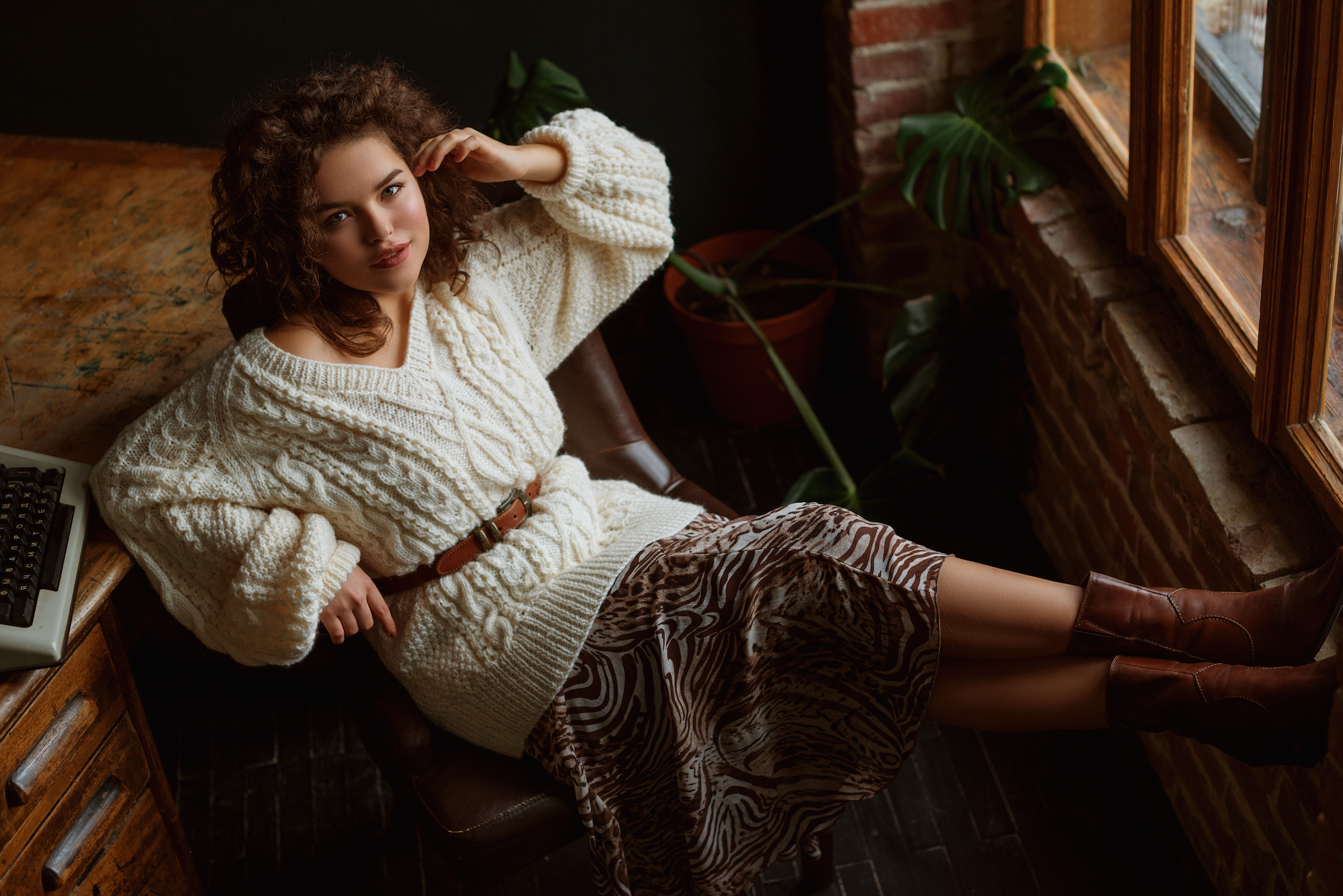 Winter-Boot-Sweater-Outfit-Stock-Photo