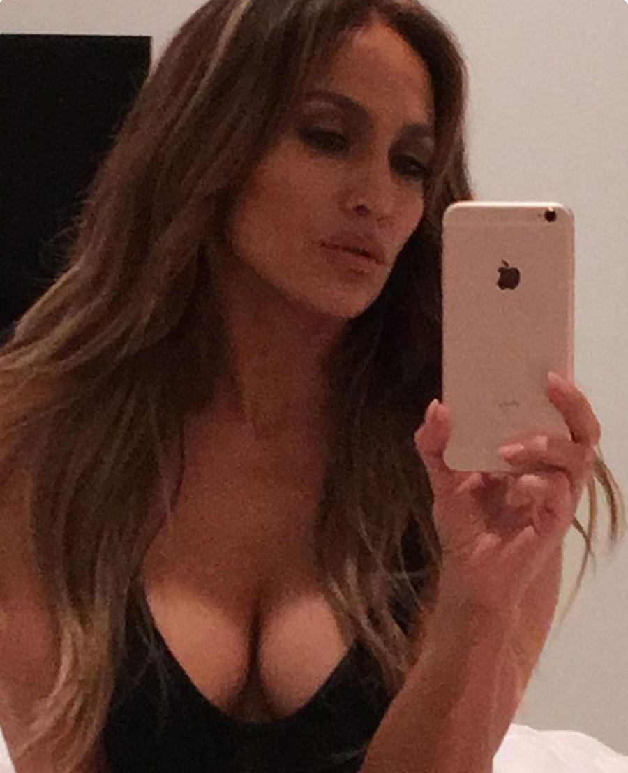 Jennifer Lopez’s Sexiest Selfies of All Time