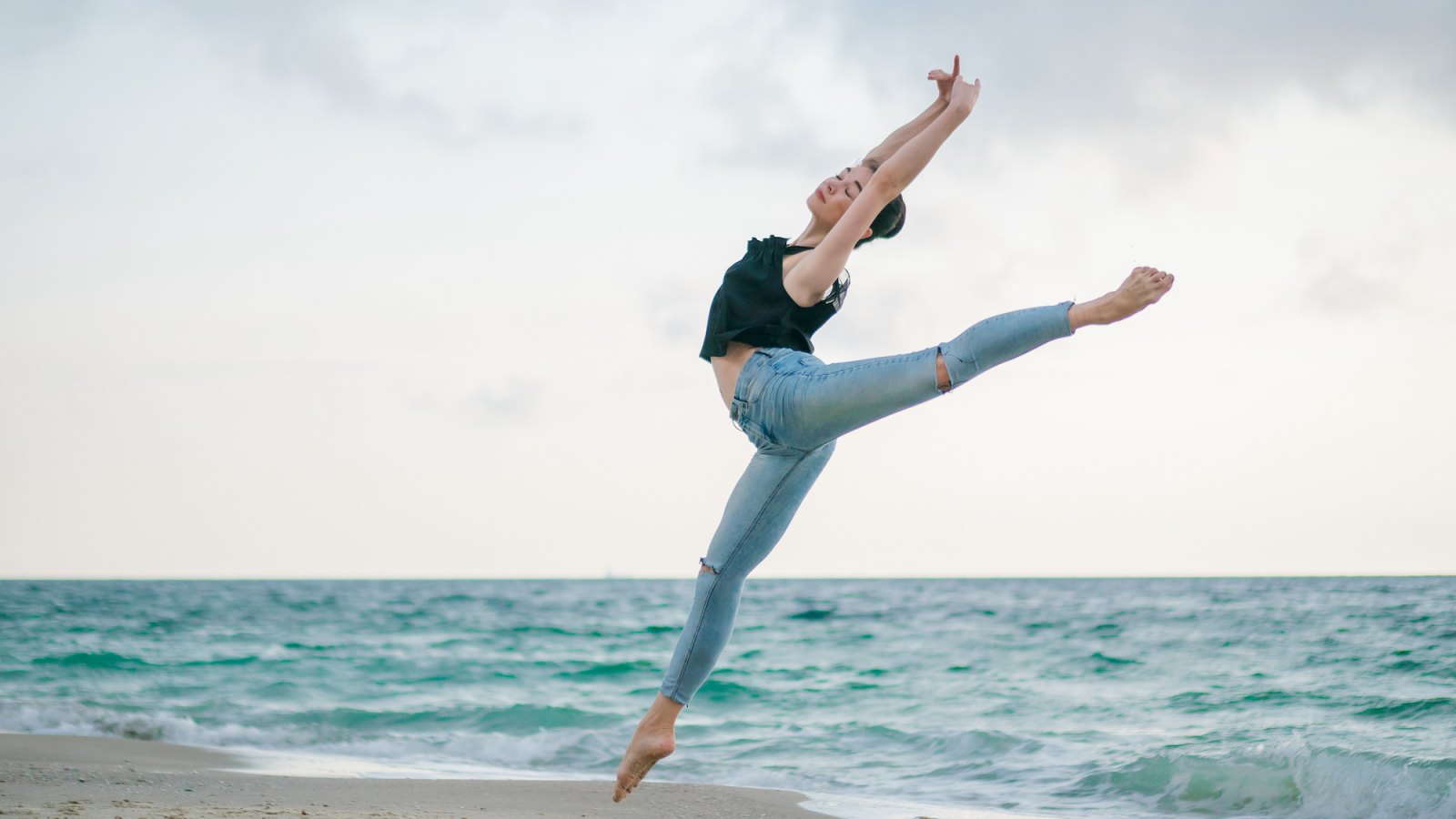 Woman-Wearing-Stretch-Jeans-Stock-Photo