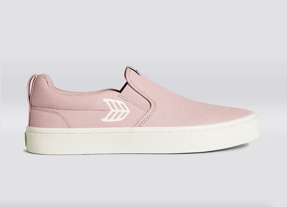 cariuma-canvas-slip-on-pink