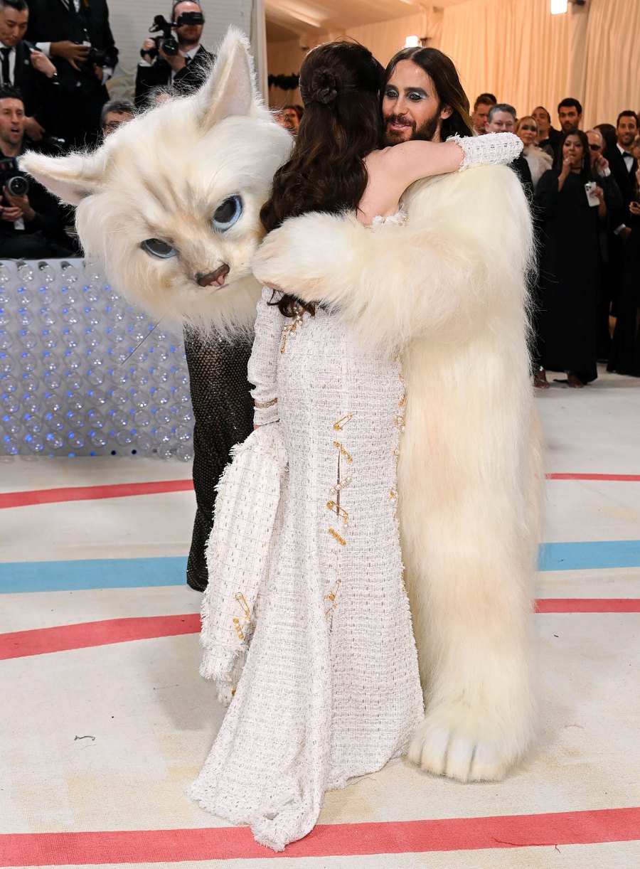 Anne Hathaway Makes a Splash In All White at 2023 Met Gala Following a 5-Year Absence 593