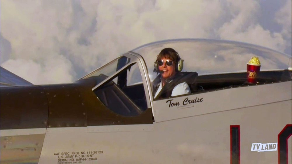 Feature Tom Cruise Accepts MTV Movie and TV Award While Flying a Jet