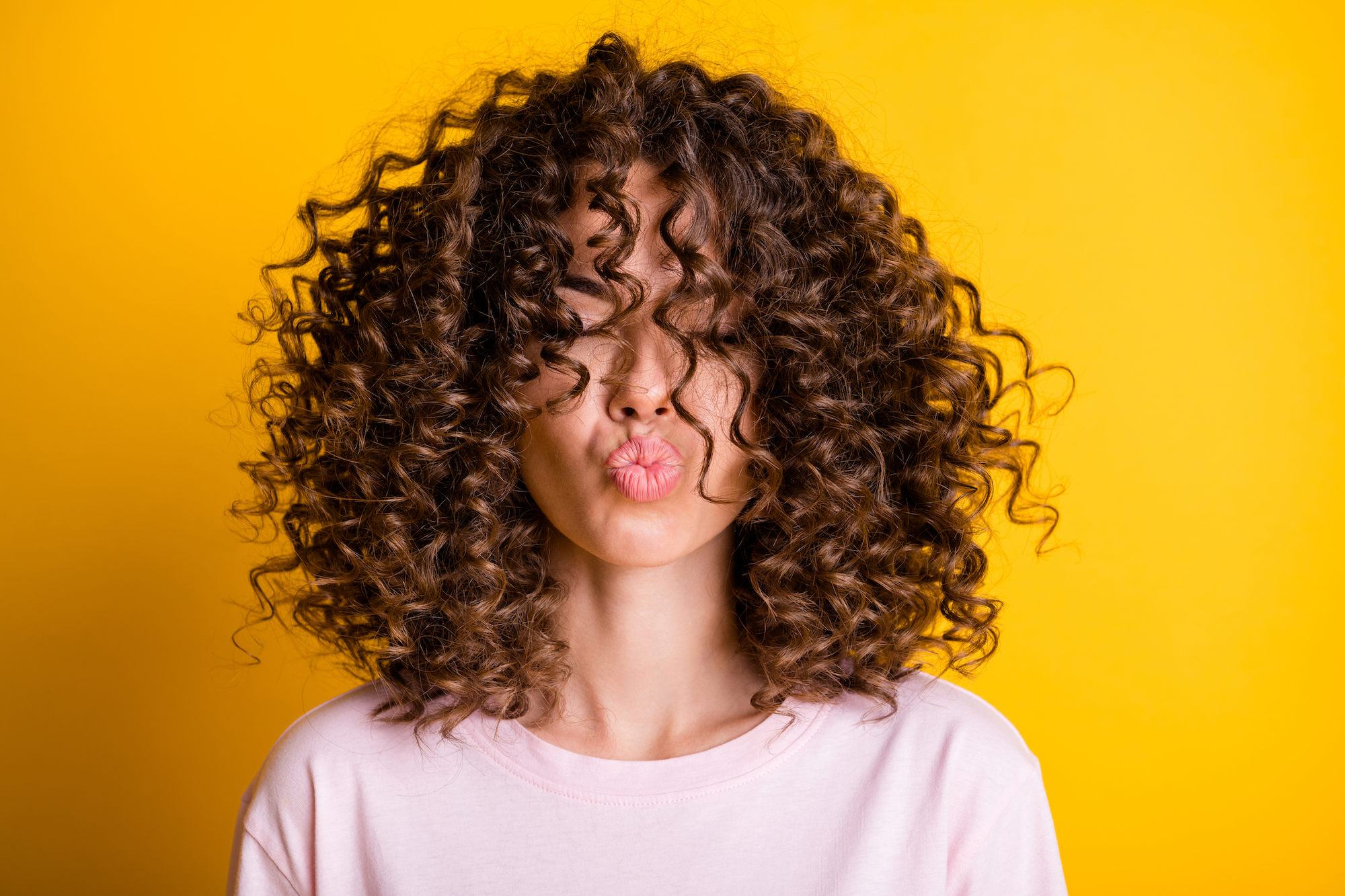 Best-Products-For-Curly-Hair-Featured-Image