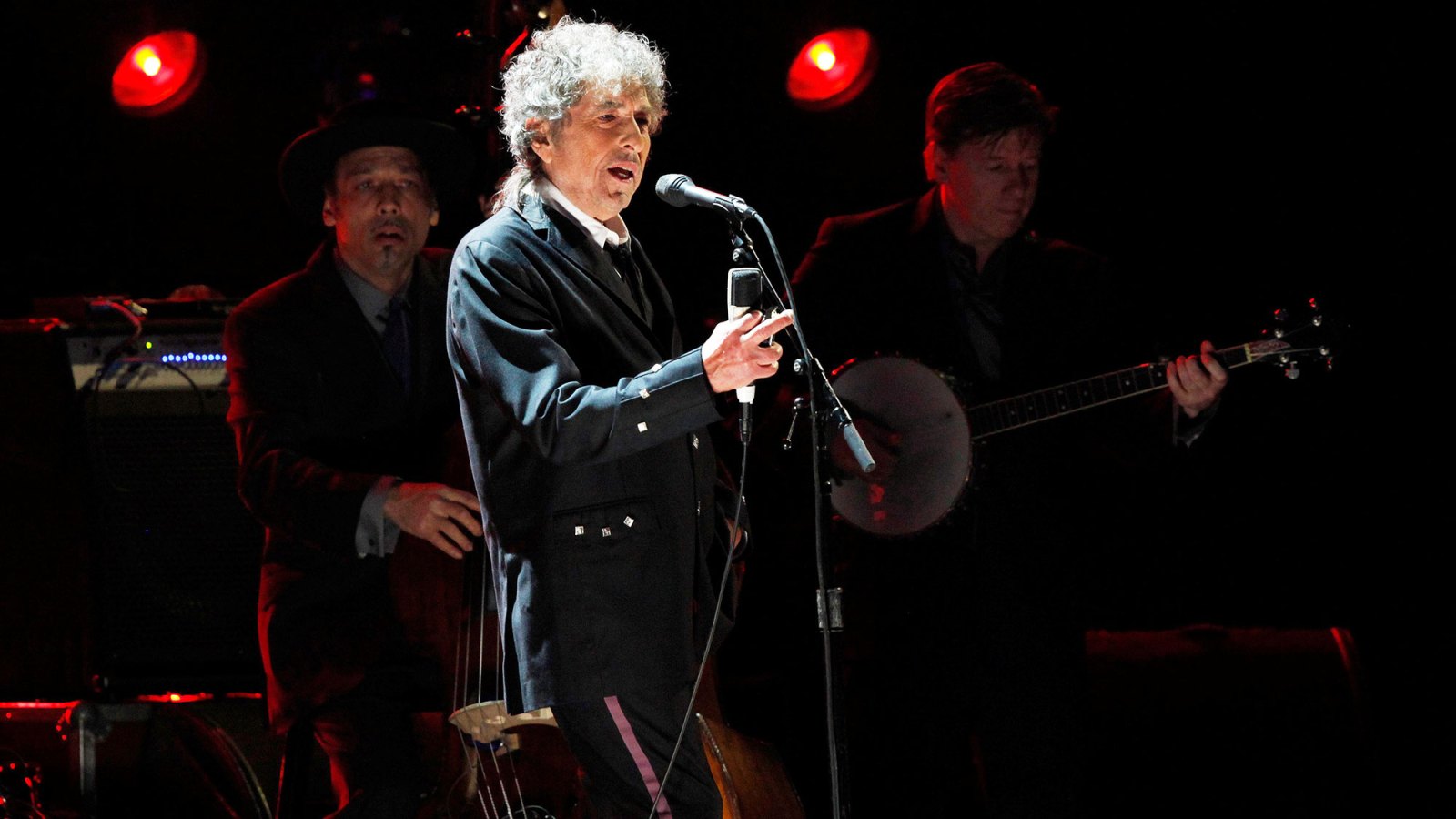 Bob Dylan Wins Nobel Prize in Literature 2016