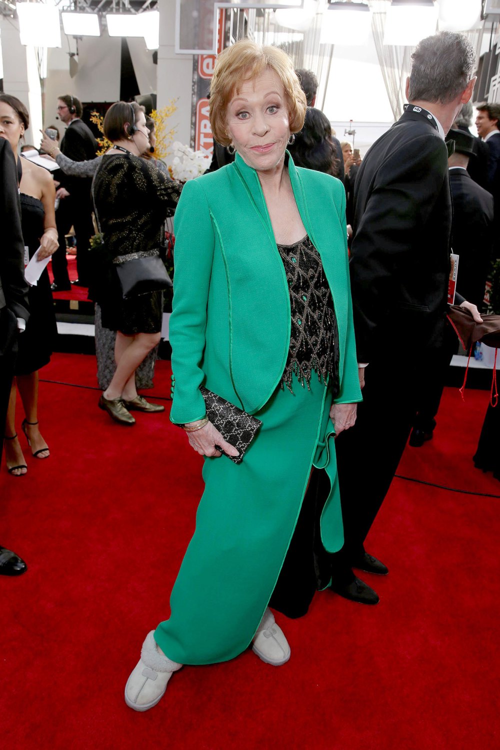 Carol Burnett Wore Slippers to the SAG Awards 2016 Red Carpet Like a Boss: Pics