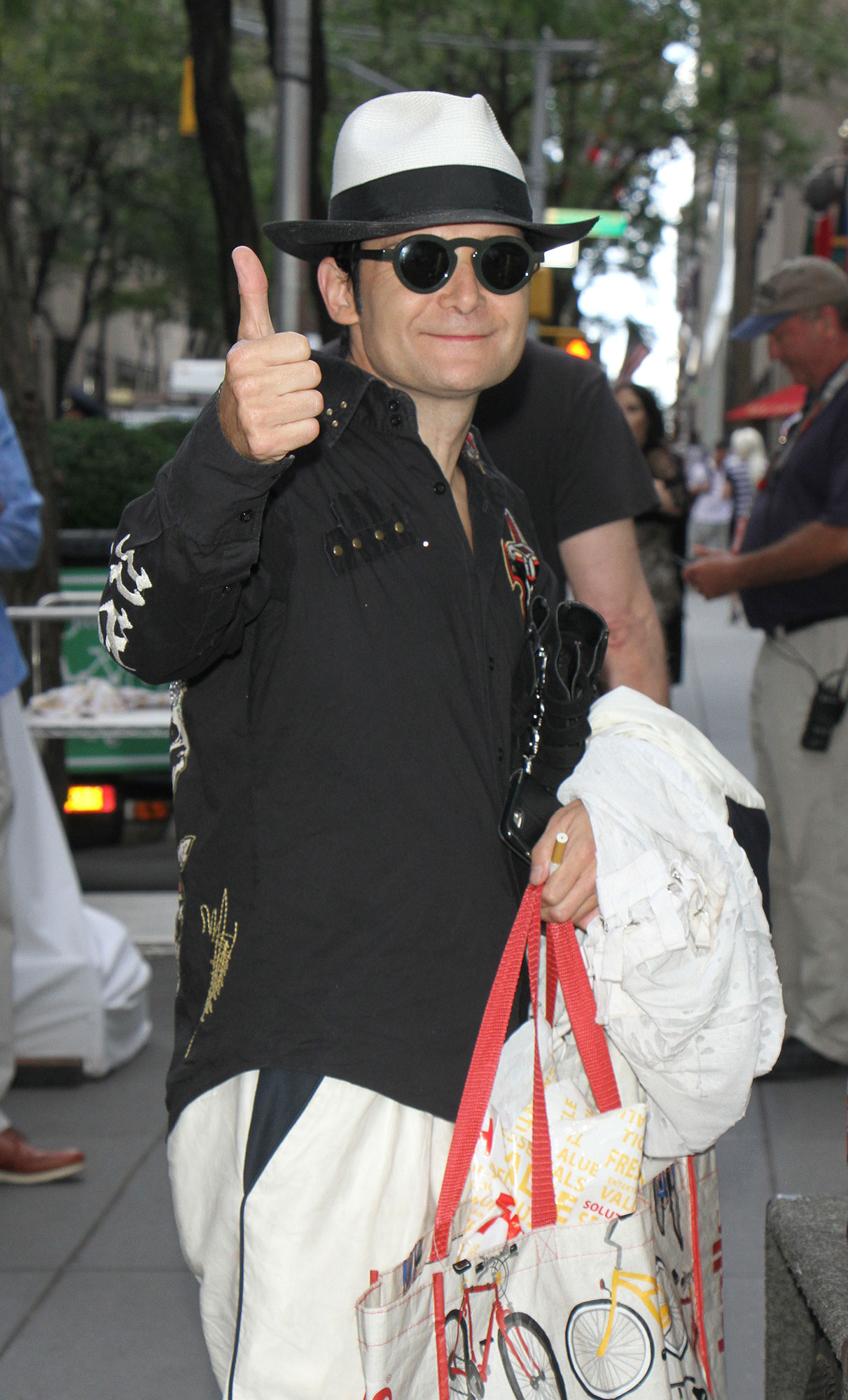 Corey Feldman Surprises Fans at Lucky Strike With Pink Floyd Performance After Making Headlines on ‘Today’ — Watch