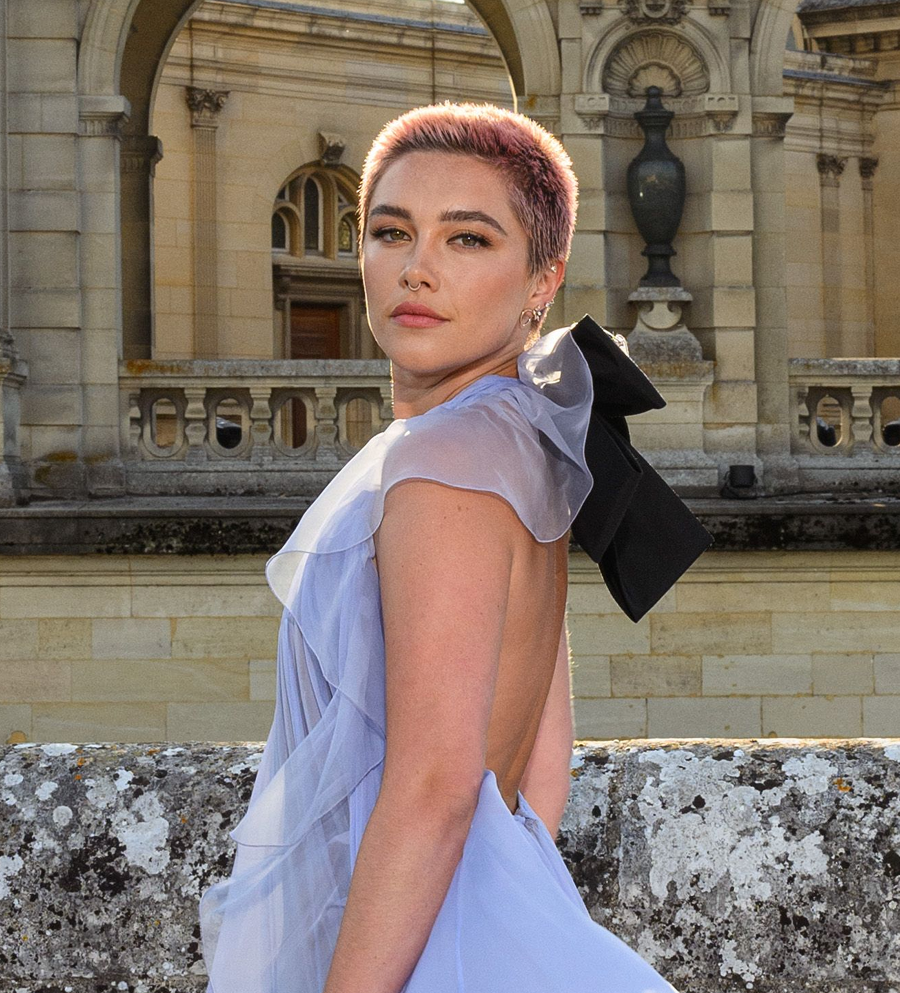 Florence Fugh Pink Hair -FEATURED