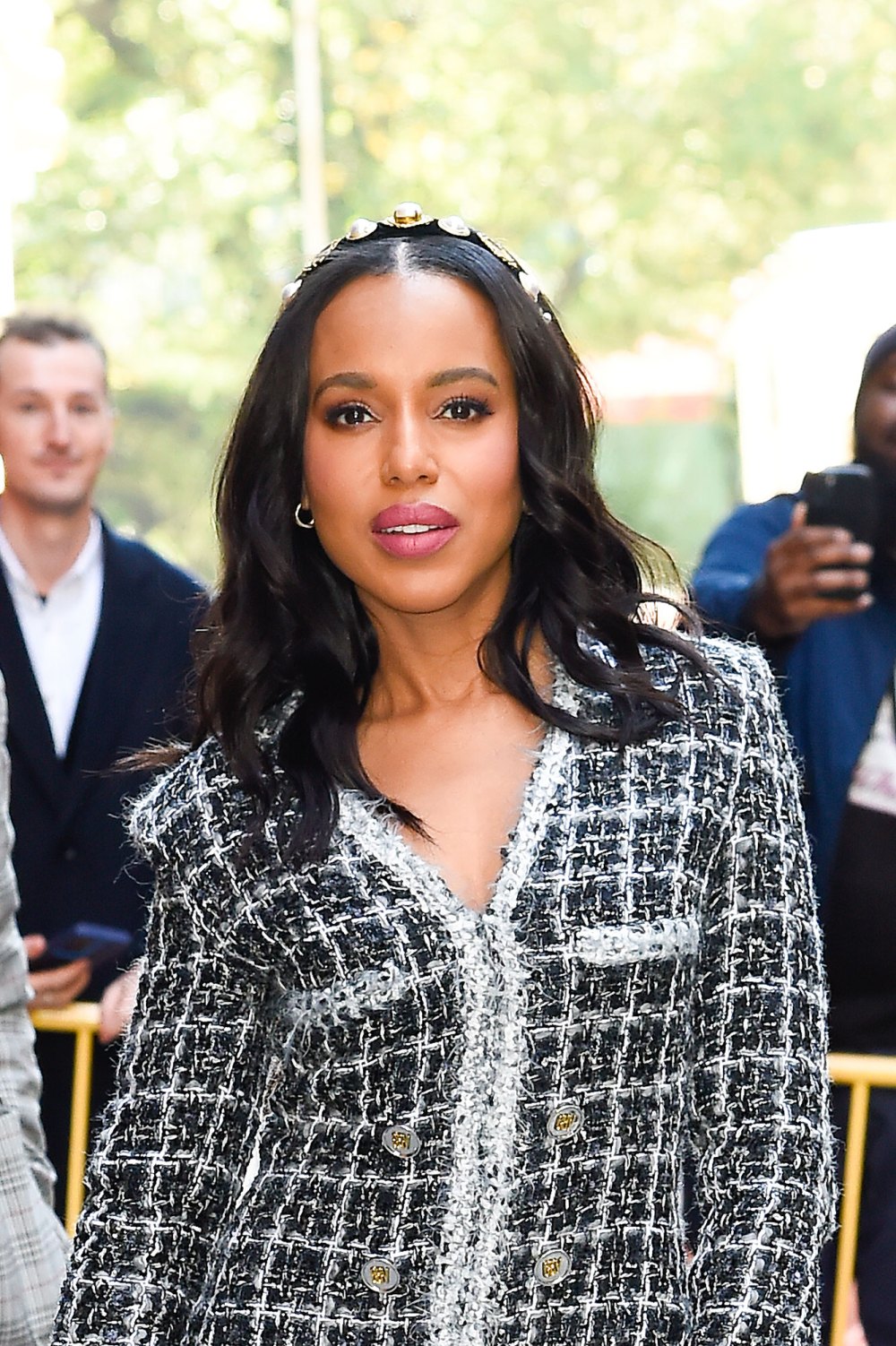 Kerry Washington Steps Out With Headband