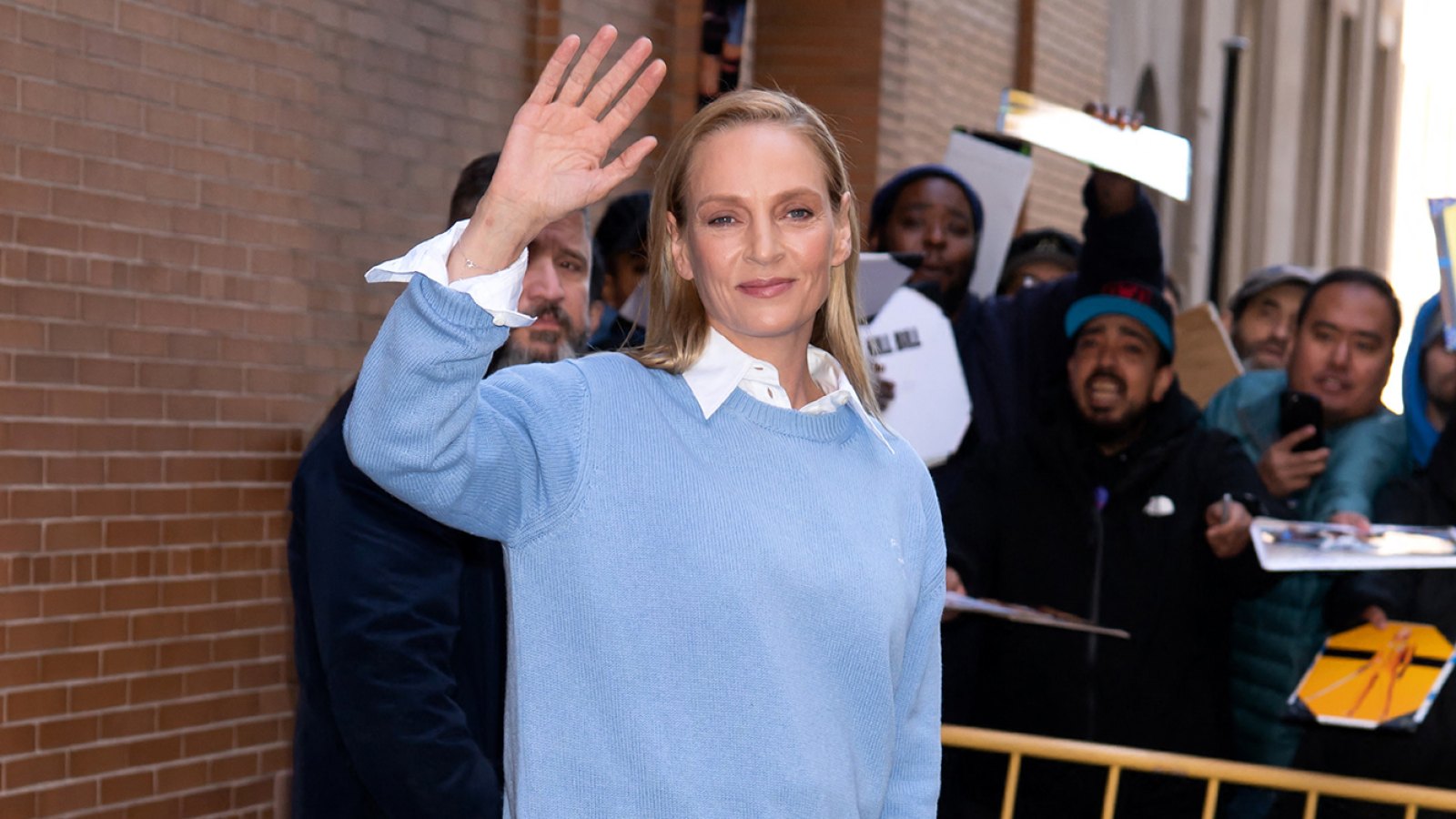 uma-thurman-collared-sweater