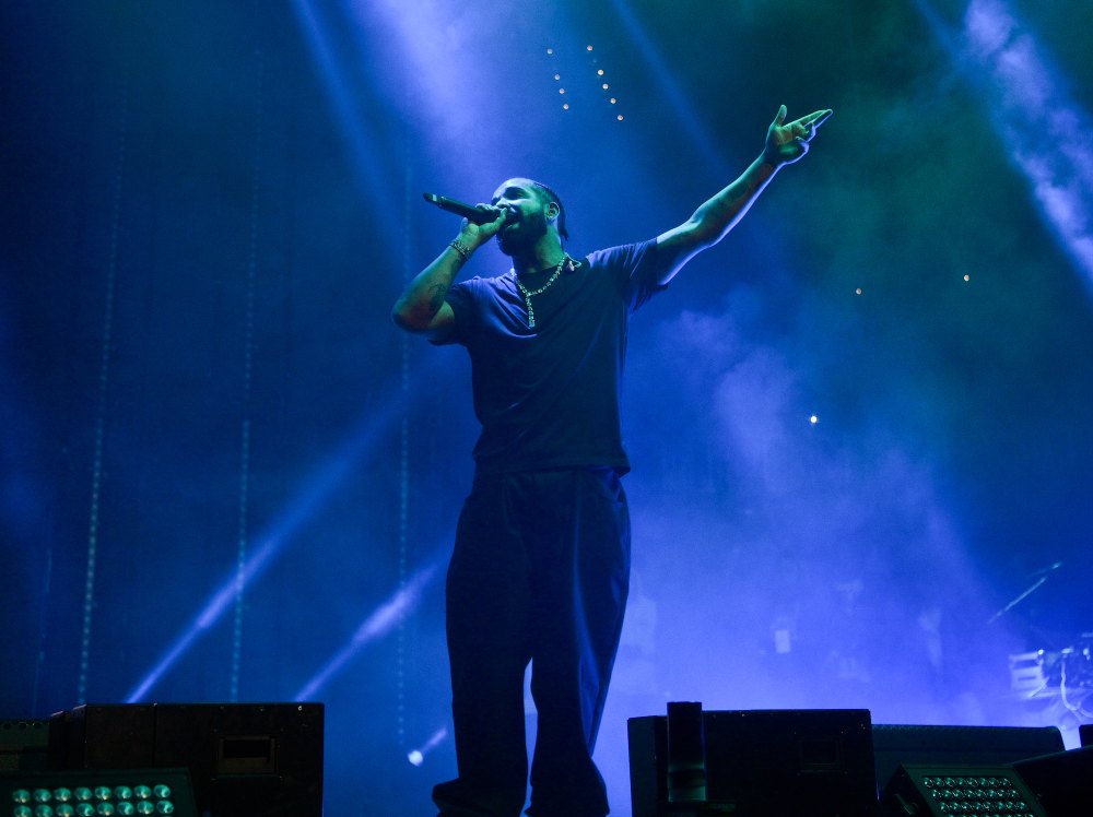 Drake Announces New It s All A Blur Tour With J Cole For 2024