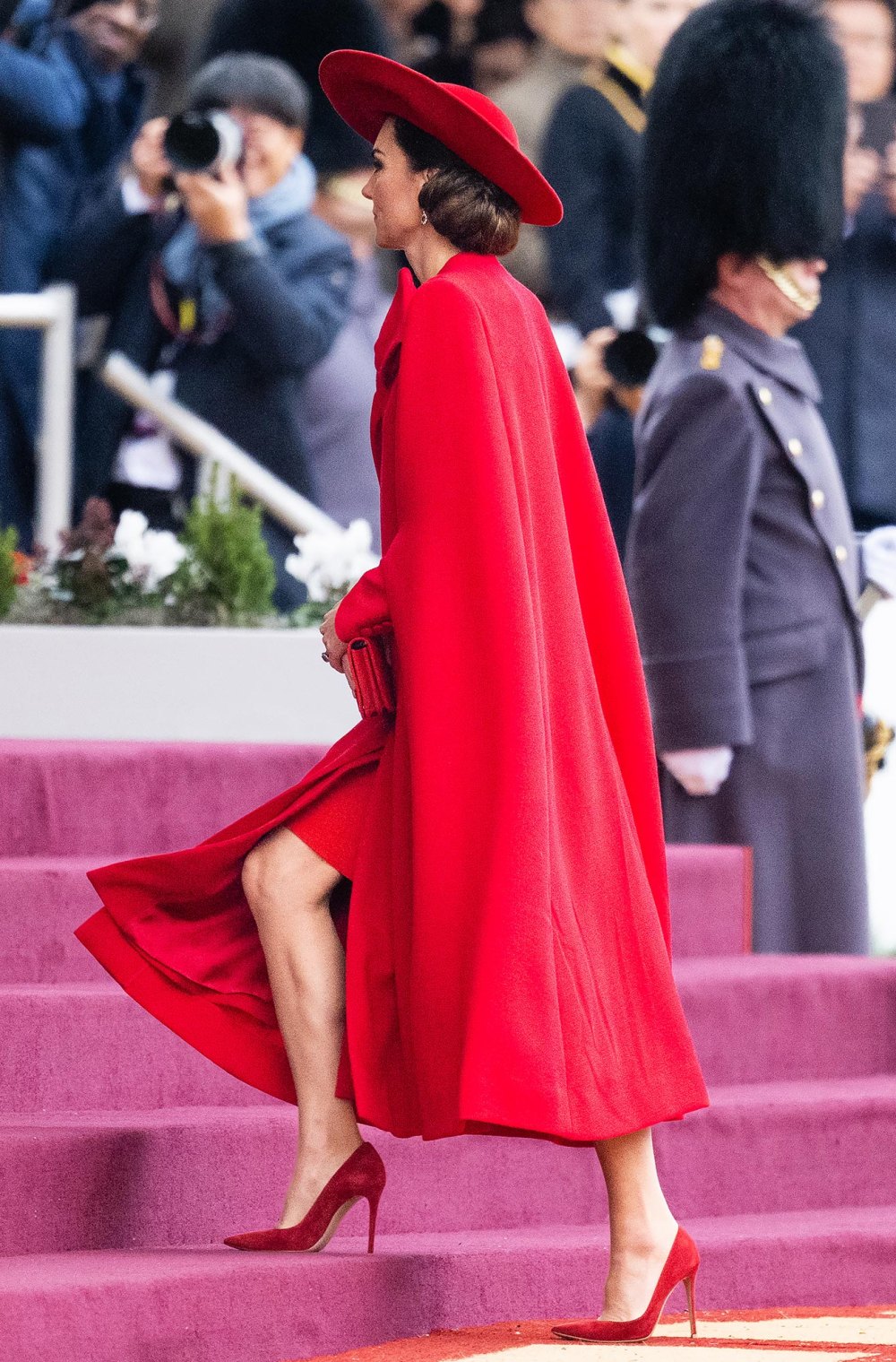 Kate Middleton Looks Festive in Red Statement Coat to Greet the South Korean President and His Wife 3